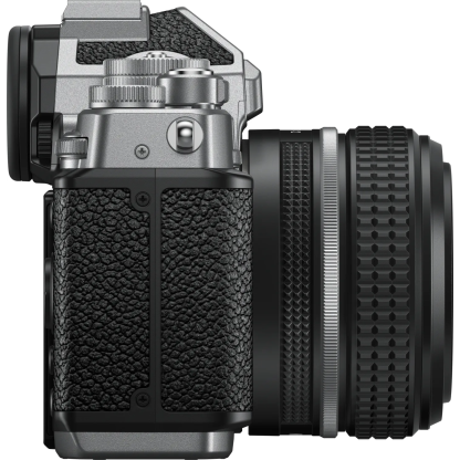 Nikon Z f silber mit Objektiv Z 40mm 2.0 (SE) - mit Lederetui und Gurt *** lieferbar ab Ende September – Bild 3